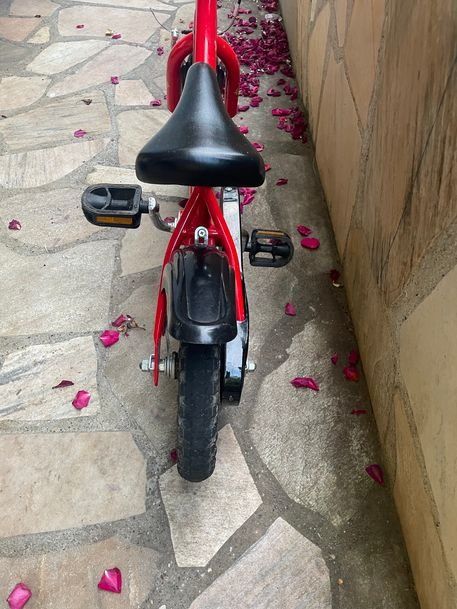 Leopard Biciclette: Leopard Kindervelo 12.5 Zoll rot in Top Zustand – Usato da Bergdietikon venduto da antovale 4