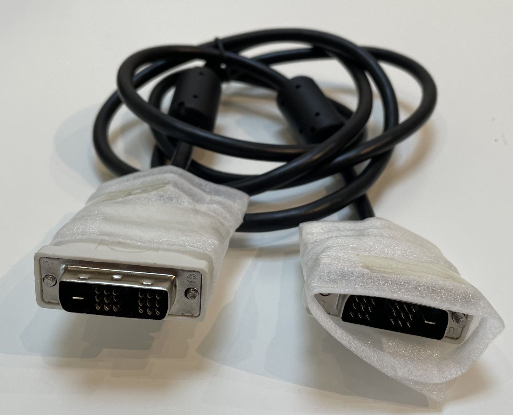 Câbles: DVI-D Kabel 1.4m – D'occasion à Cham par fiopel