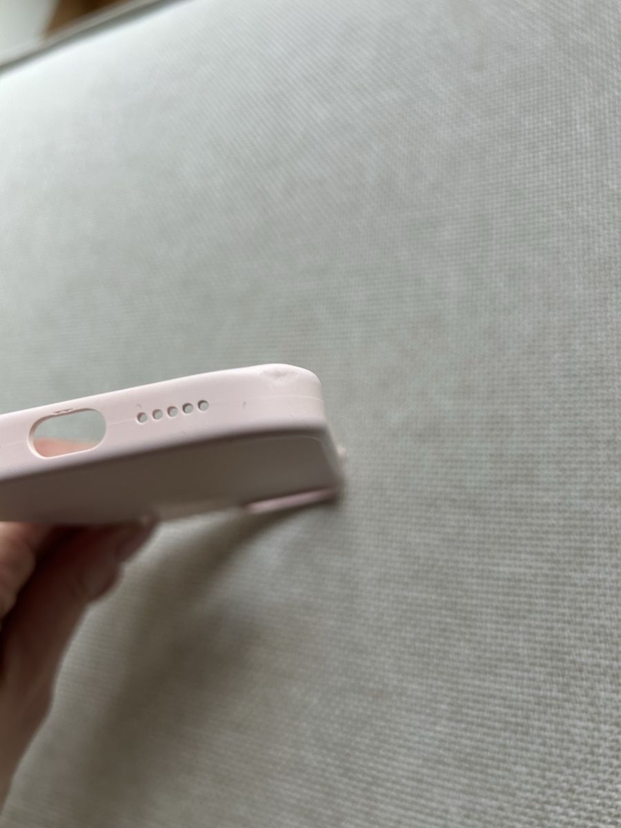Apple Telefoni cellulari / Smartphones: Apple Silicon Case – Usato da Basel venduto da MyAn 1