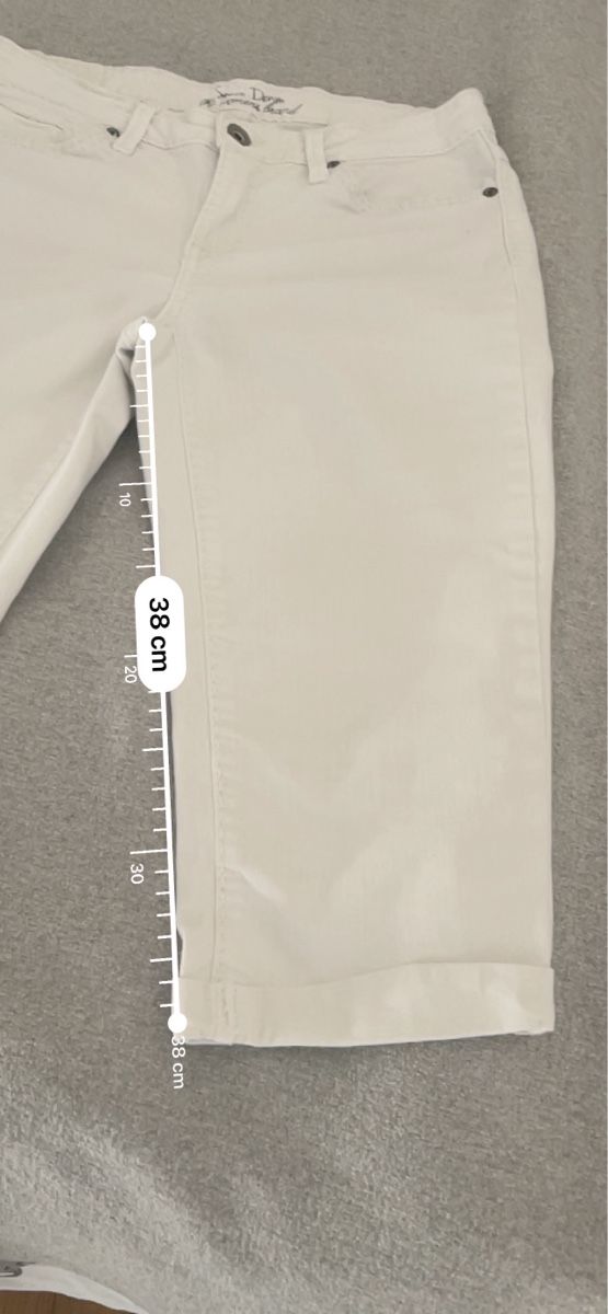 Soccx Jeans: Soccx - weisse  Capri Jeans  Gr. 29 – Gebraucht aus Wangen b. Olten von VeraHa 2