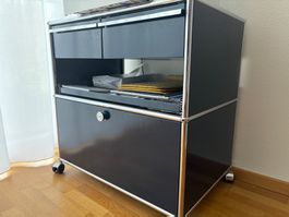 USM Haller Rollcontainer, Stahlblau