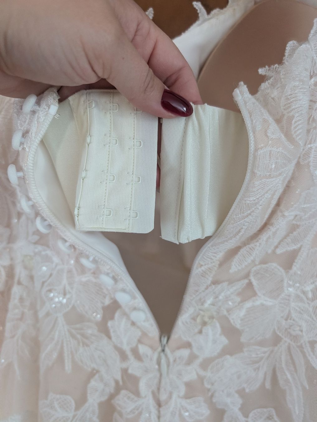 Kleider: Brautkleid mit Spitze und Glitzertüll, Grösse 50, gebraucht – Gebraucht aus Kaisten von dan_l57d 6