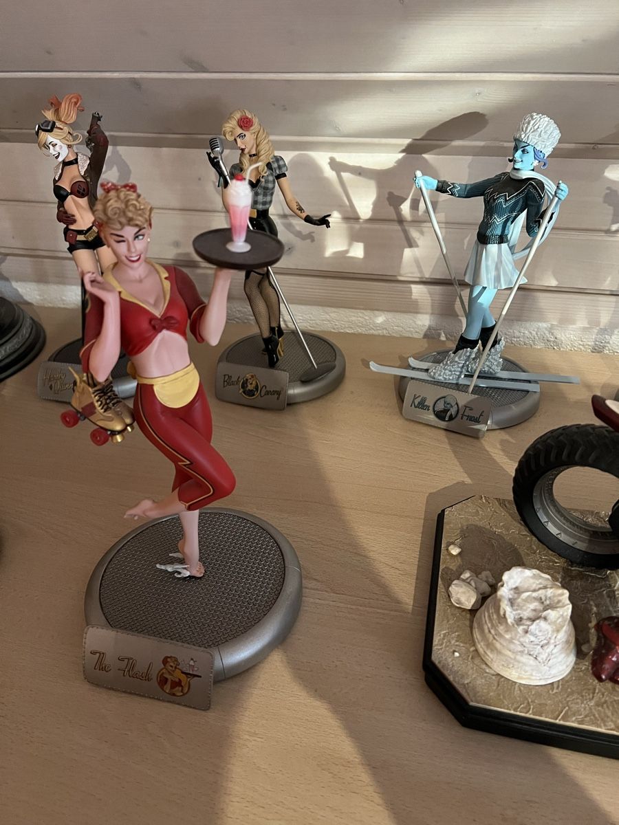 Statuette: DC Bombshells Vintage Art Statues + 2 Special Statues – Nuovo (secondo la descrizione) da Biel/Bienne venduto da vespa92 3