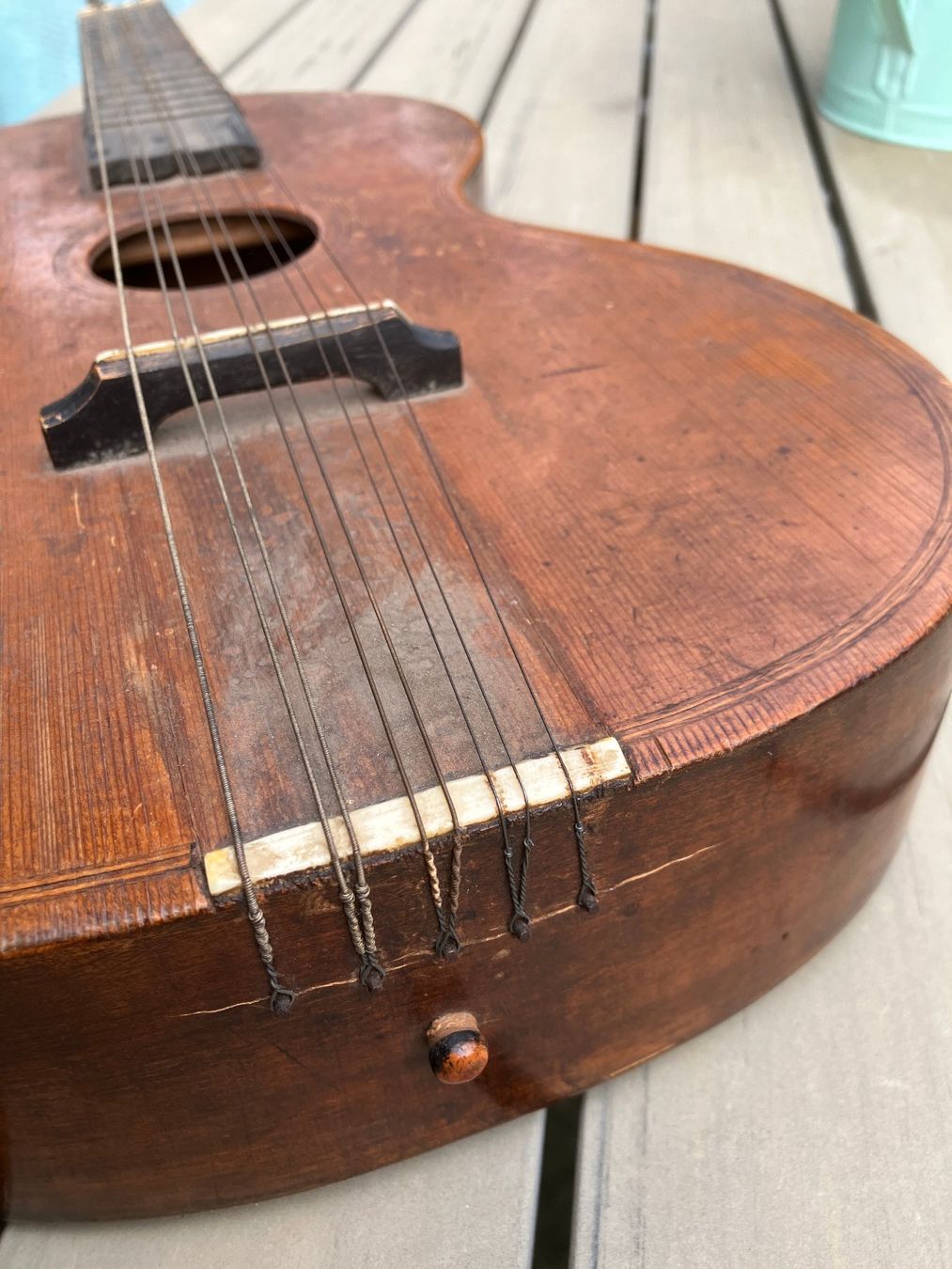 Instruments de musique: Kleine alte Gitarre – Défectueux à Luzern par laconi 5