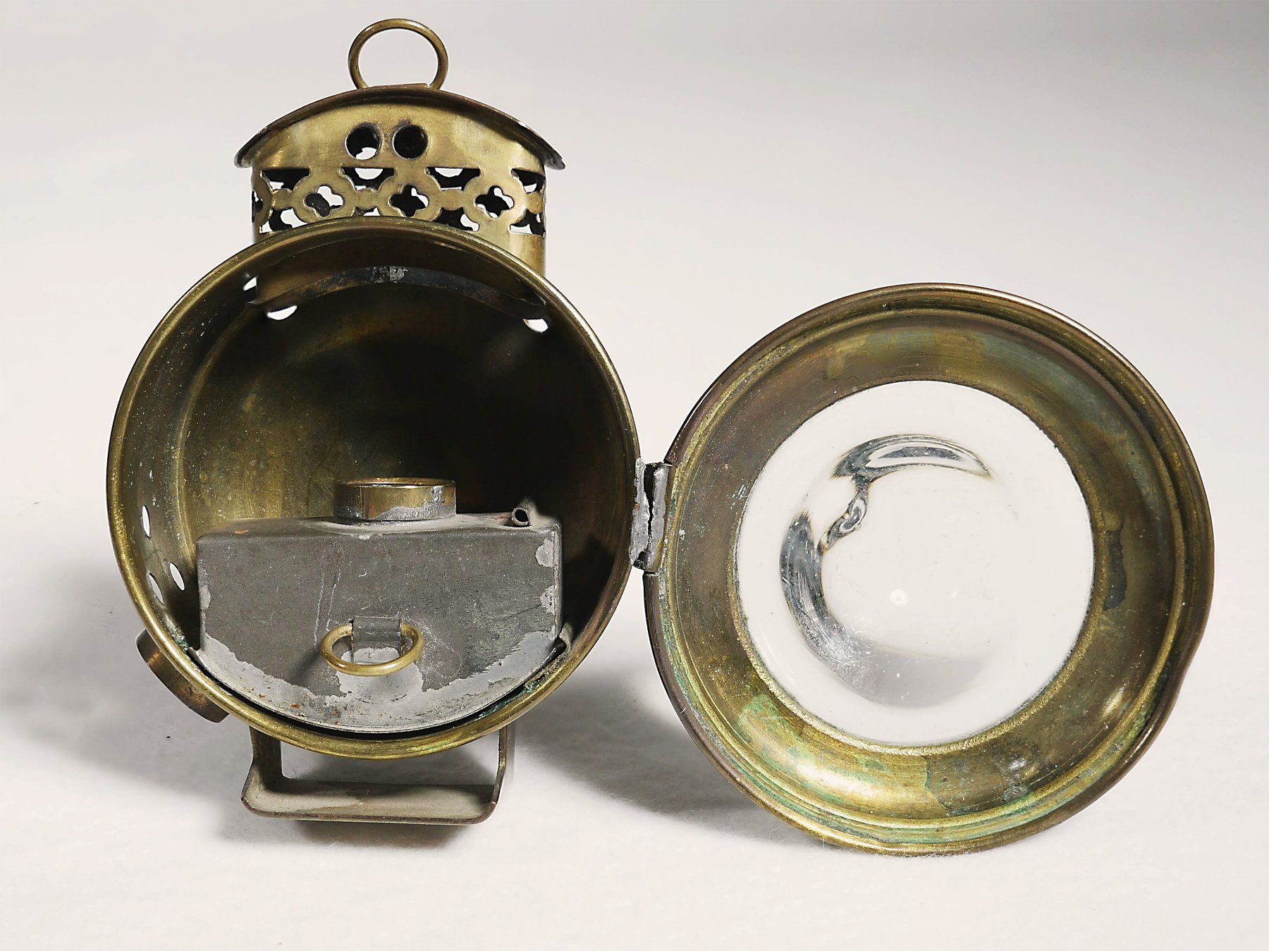 Lampade: Antike Hand - Fahrad - Lampe – Usato da Allschwil venduto da Grampol