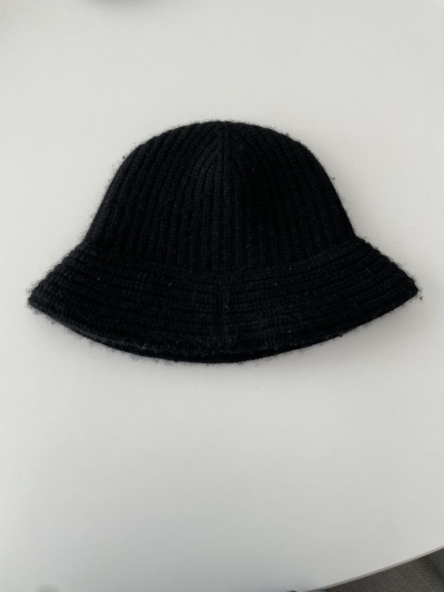 Copricapi, berretti & cappellini: Celine Bucket Hat  schwarz – Usato da Erlenbach ZH venduto da mpsy 1