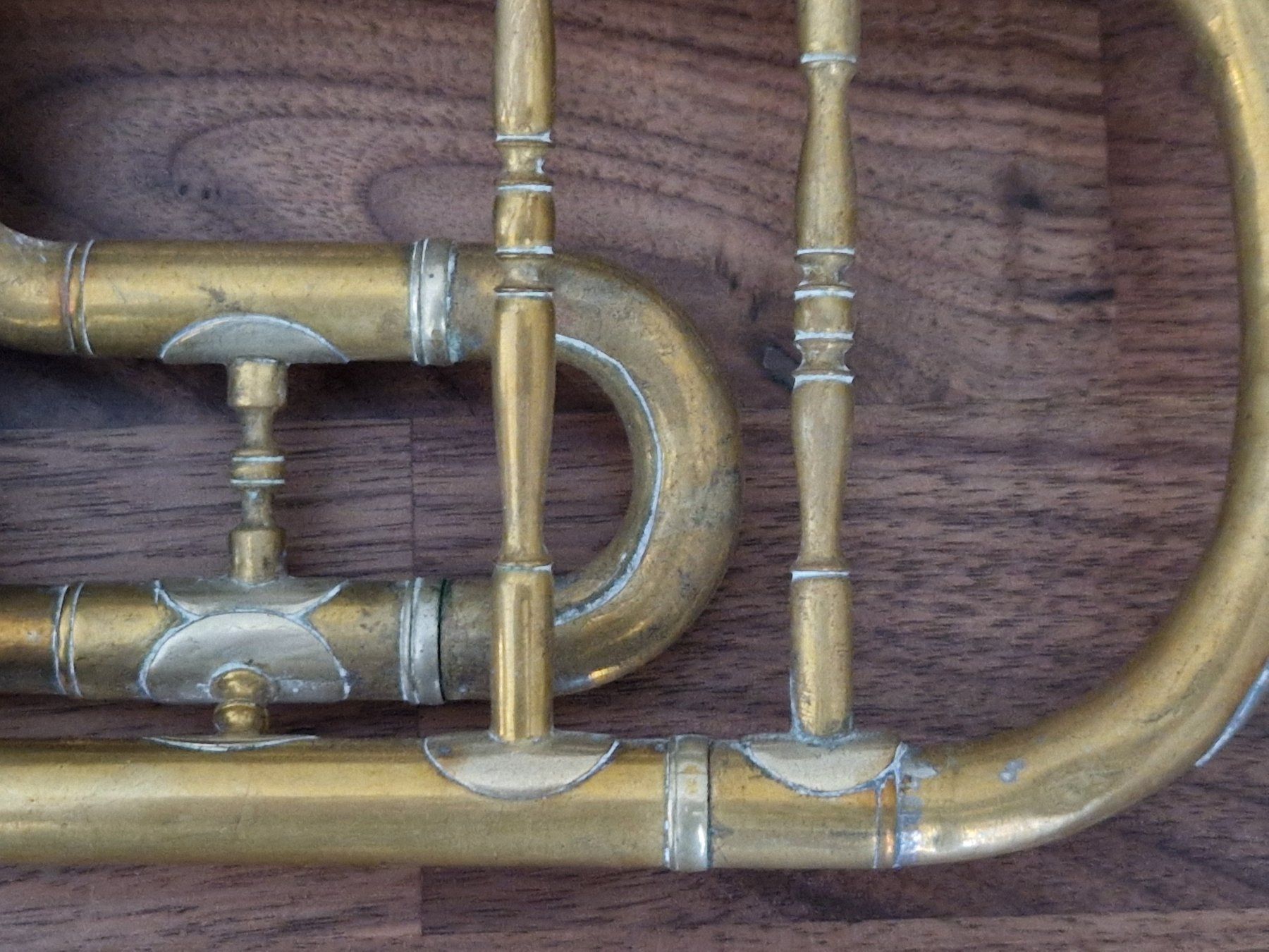 Strumenti musicali: Antike, zerbeulte Drehventiltrompete aus Messing – Usato da Burgdorf venduto da gre_2ftz 5