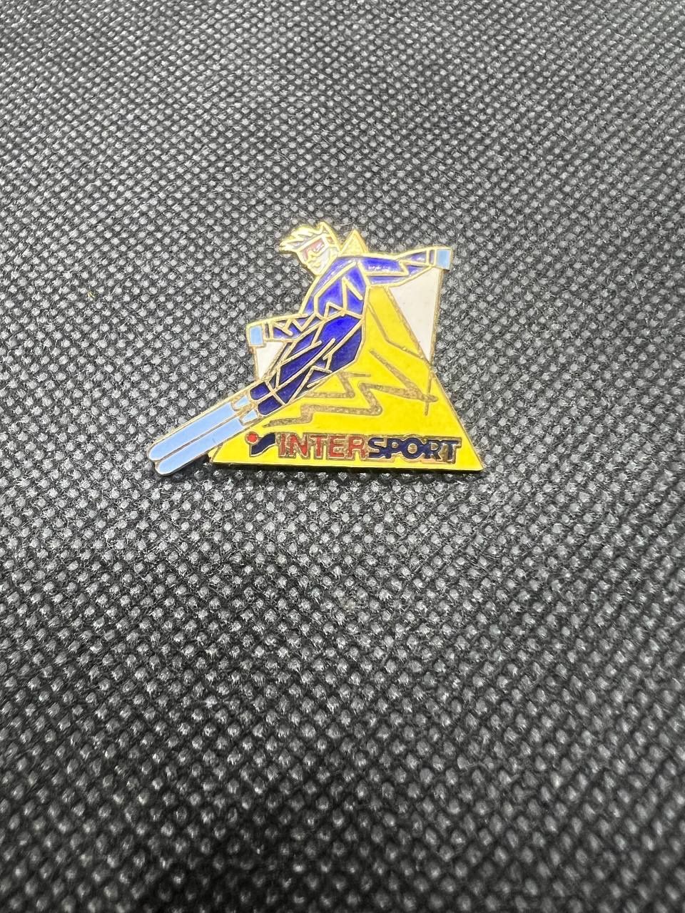 Plaquettes & Badges: Intersport Anstecker Skifahrer – D'occasion à Dietikon par kRizzzZy96