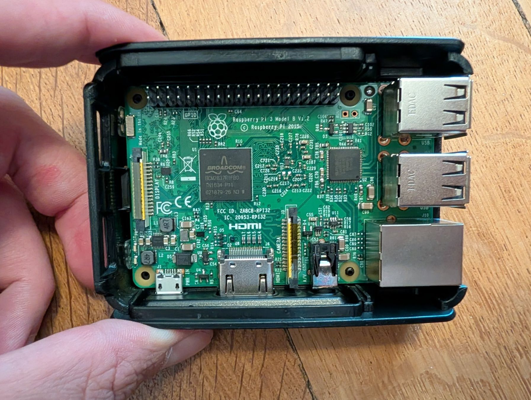 Raspberry Pi PCs: Raspberry Pi 3 Model B + Lcd screen – Gebraucht aus Montreux von Shurae