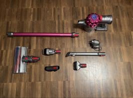Dyson V7 Absolute mit Zubehör wenig gebraucht!!