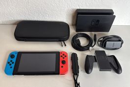 Nintendo Switch Konsole mit Zubehör guter Zustand