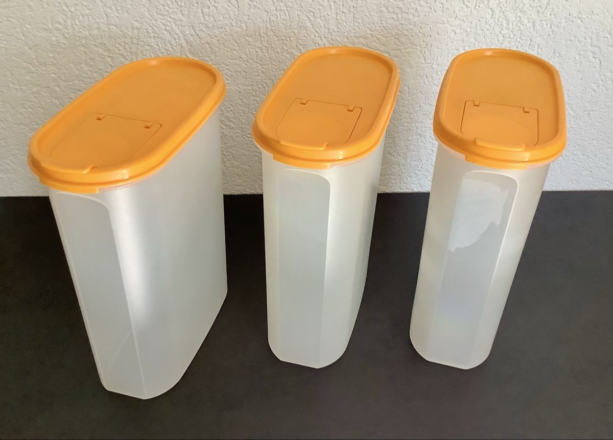 Tupperware Contenitori & Simili: Tupperware Vorratsbehälter Set 3-teilig, 2,3 Liter  – Usato da Züberwangen venduto da benjause 1