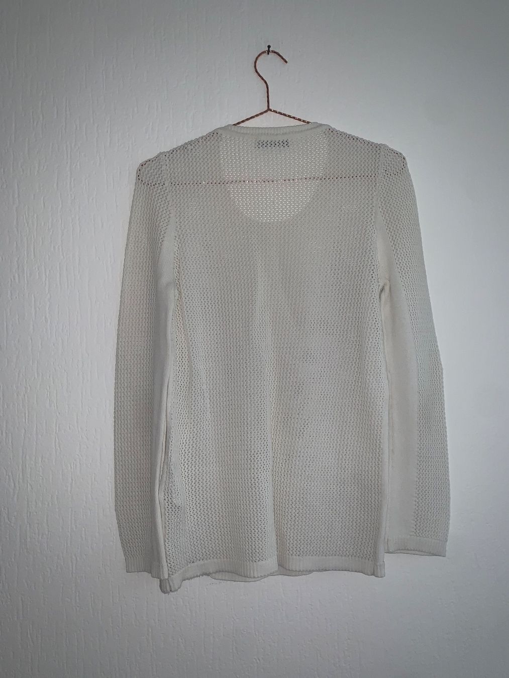 Sandro Tops: Sandro pull blanc à franges (taille 2/M) – D'occasion à Lausanne par Xiaoxi 1
