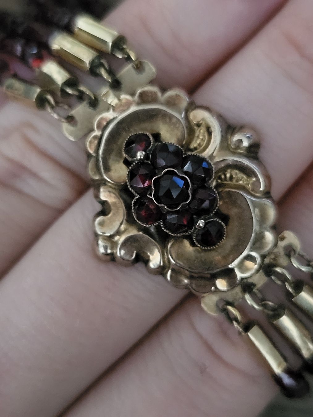 Catenine: Elegantes Kropfband mit Granaten – Nuovo (secondo la descrizione) da Unterägeri venduto da Altgoldschmuck 3