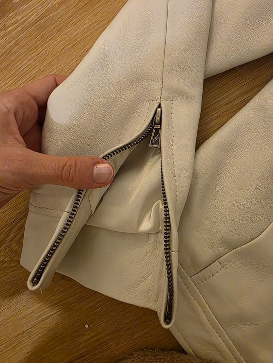 Vestes: Vintage White Leather Jacket – Neuf (Voir description) à Luzern par juli.star 1