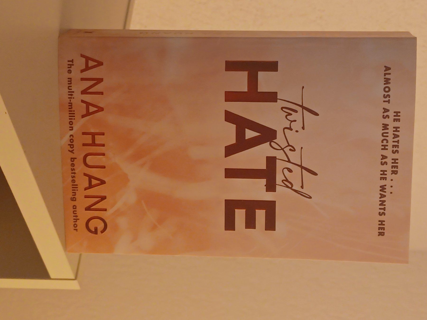 Libri: Twisted Hate – Nuovo (secondo la descrizione) da Birr venduto da Andavil