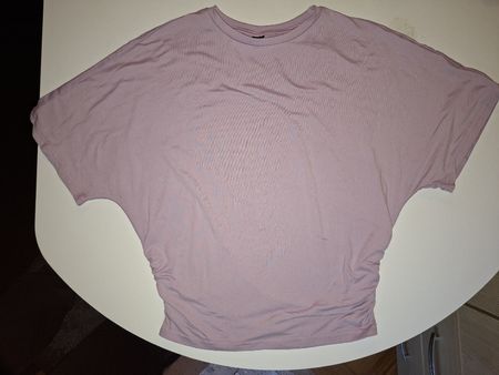 T-shirt lilas, manches chauve-souris, taille L