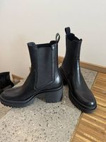 ZARA Chelsea-Boots schwarz mit Absatz, Gr. 37