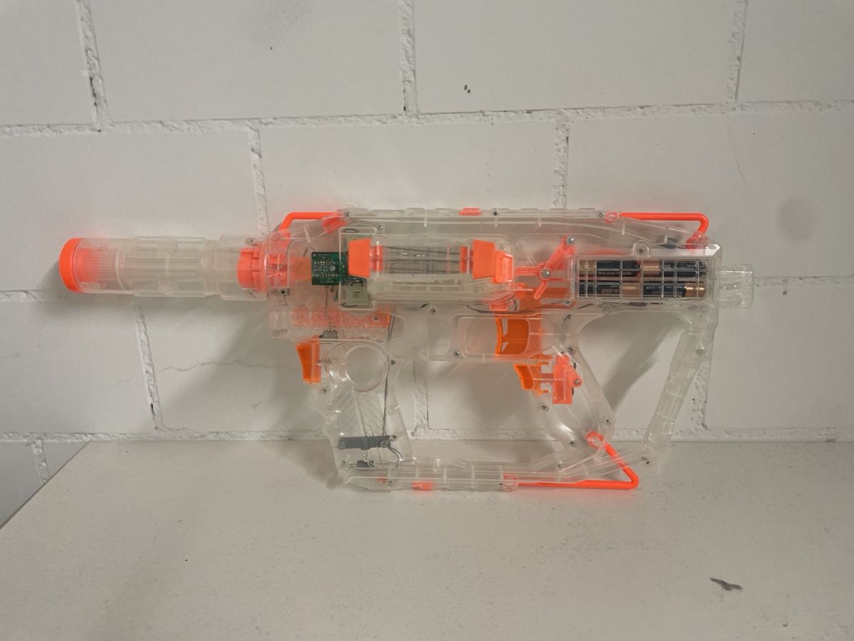 Nerf Giocattoli: Nerf / Set inkl. automatische Ladepistole – Usato da Wettswil venduto da Dorimar 1