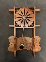 Pendule rustique en bois