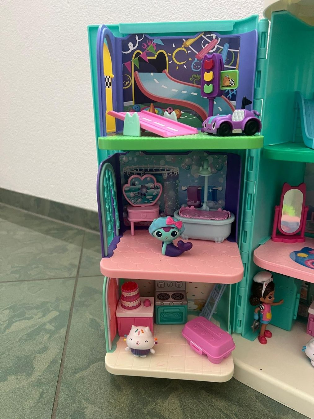 Case e mobili per bambole: Gabbys Dollhouse – Usato da Veltheim AG venduto da ngc_xg6n 6