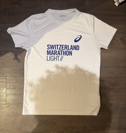 Asics Laufshirt Switzerland Marathon Light Grösse S weiss