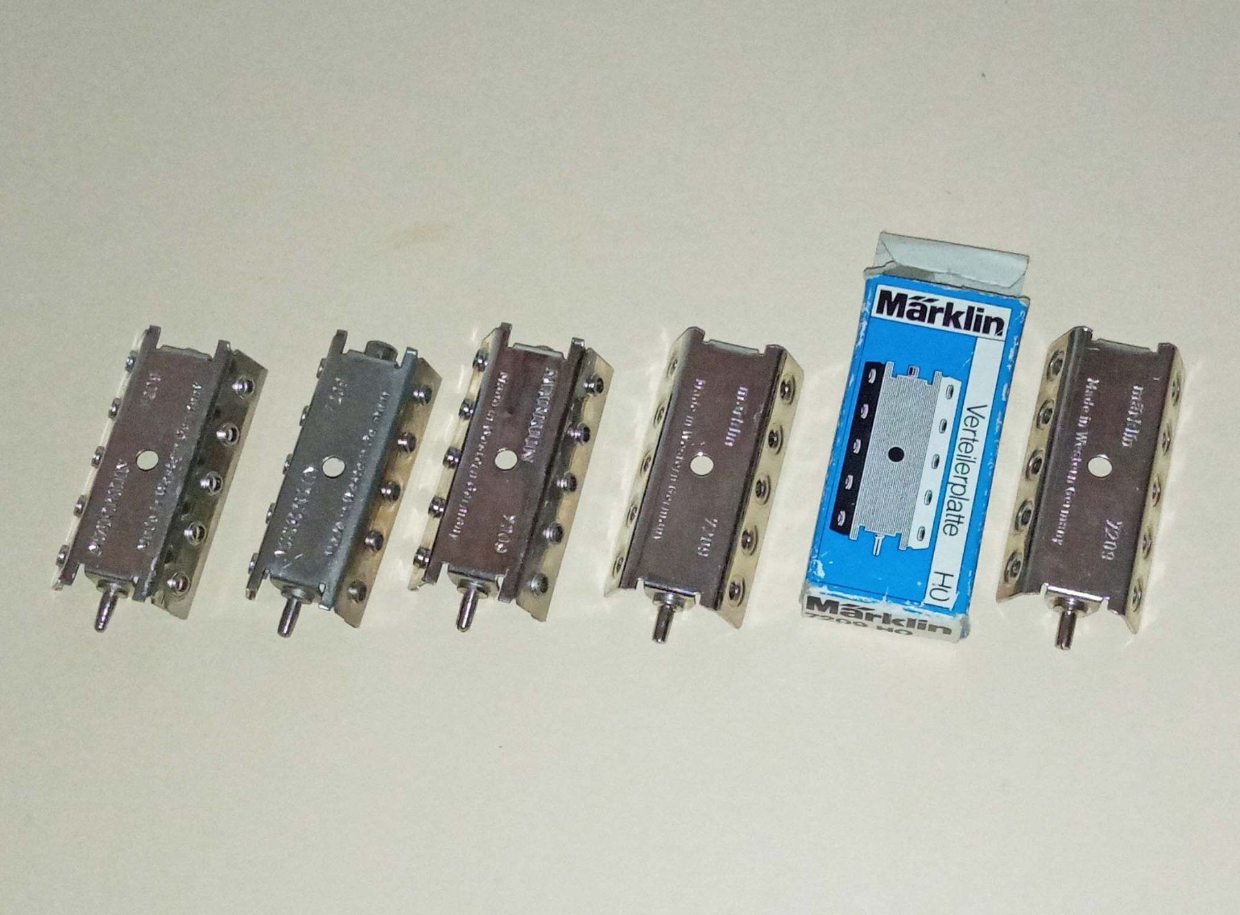 Märklin Modellini di ferrovie: Märklin 7209 Verteilerplatten – Usato da Riazzino venduto da bertowe