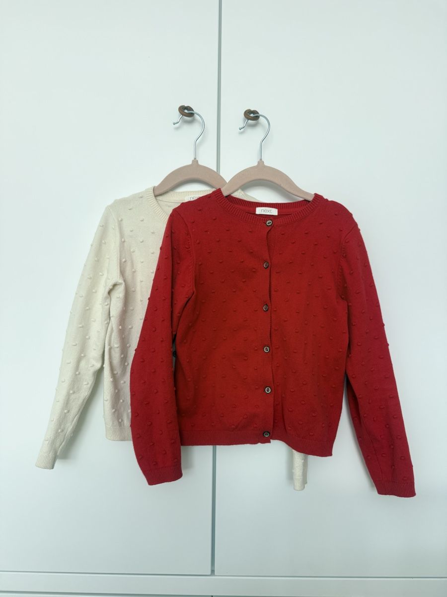 Next Lotti & Set di vestiti: Cardigans Next 4-5 ans, lot de 2 – Usato da Romanel-sur-Lausanne venduto da RitaPereira