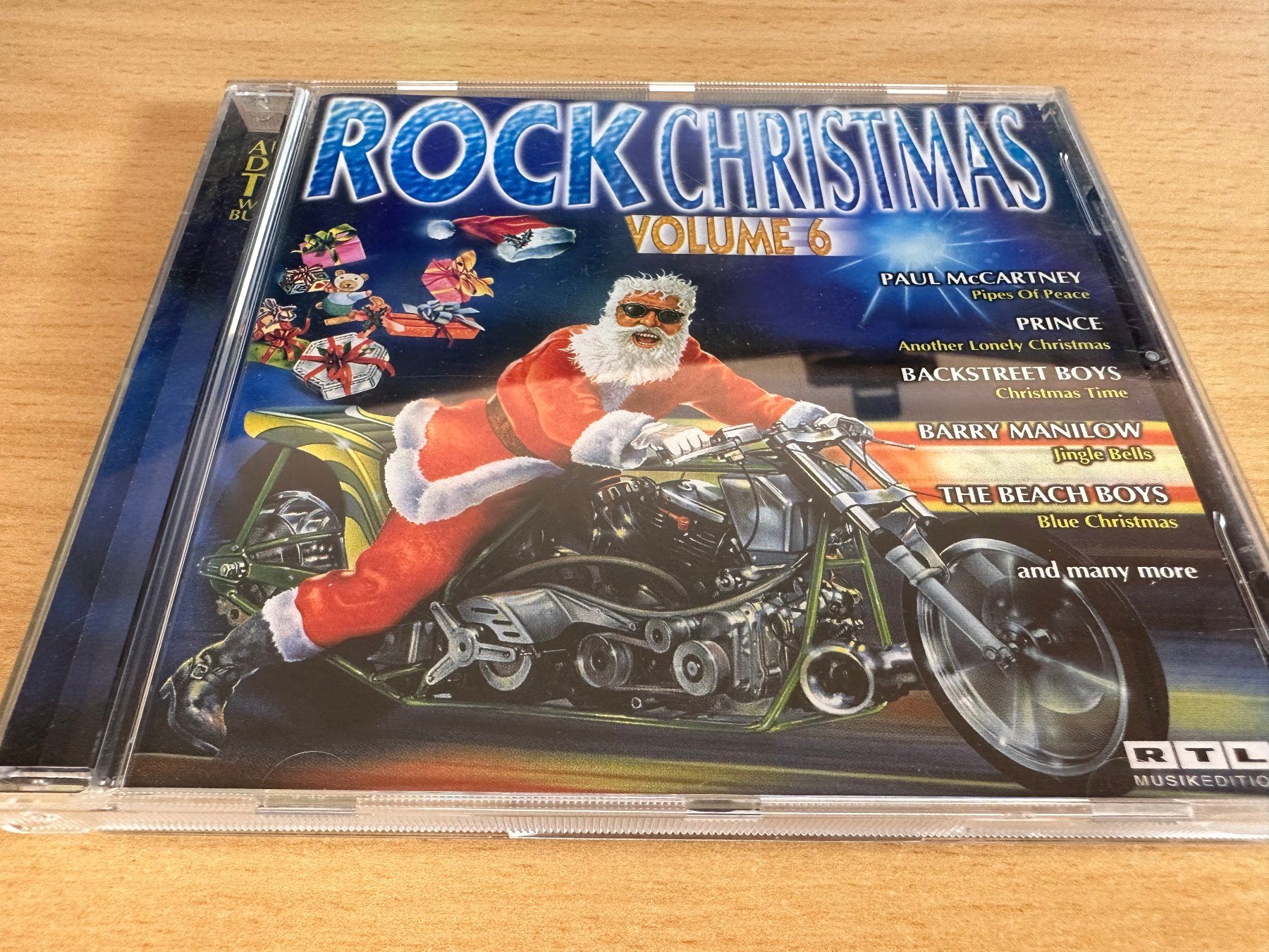 CD: Various – Rock Christmas Volume 6 – Usato da Rikon im Tösstal venduto da Alpenmutz