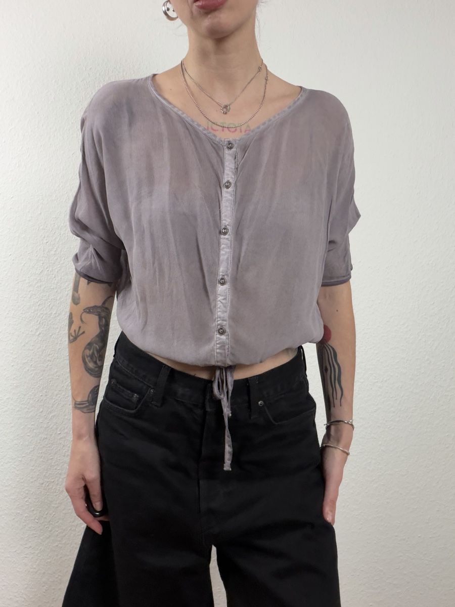 Camicette: Short Sleeve Blouse Size 38 Grey Button Up – Usato da Knonau venduto da Grapesvintage 3