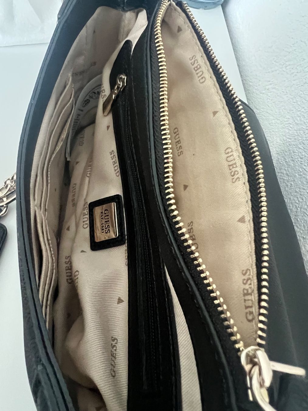 Guess Borse da donna: Schwarze Guess Tasche – Usato da Schaffhausen venduto da mary.d 7