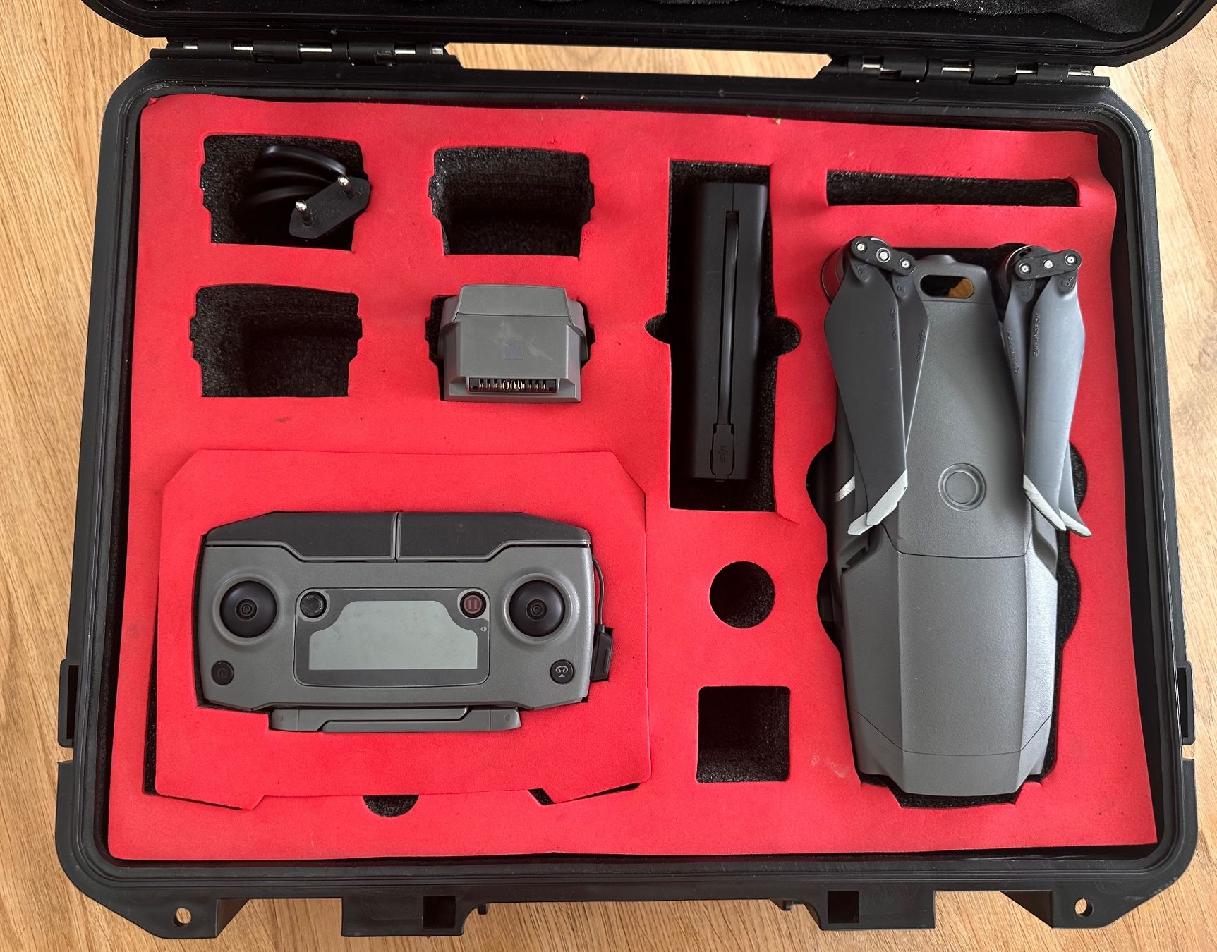 DJI Camcorder: DJI Mavic 2 Pro Drohne – Gebraucht aus Trimbach von Yzzydn