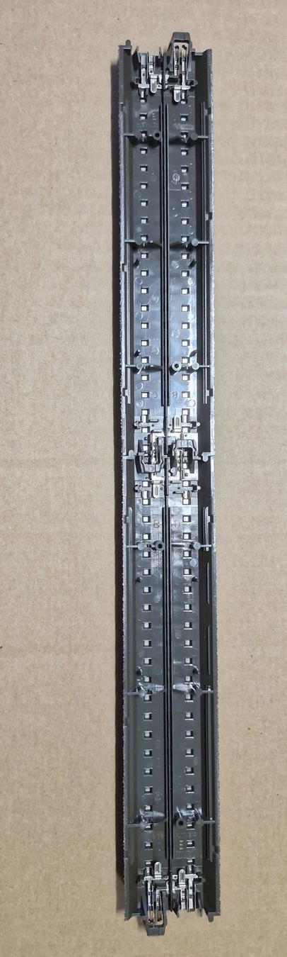 Märklin Modellini di ferrovie: Märklin C-Gleis gerade 24360 – Usato da Bassersdorf venduto da brunneremil 1