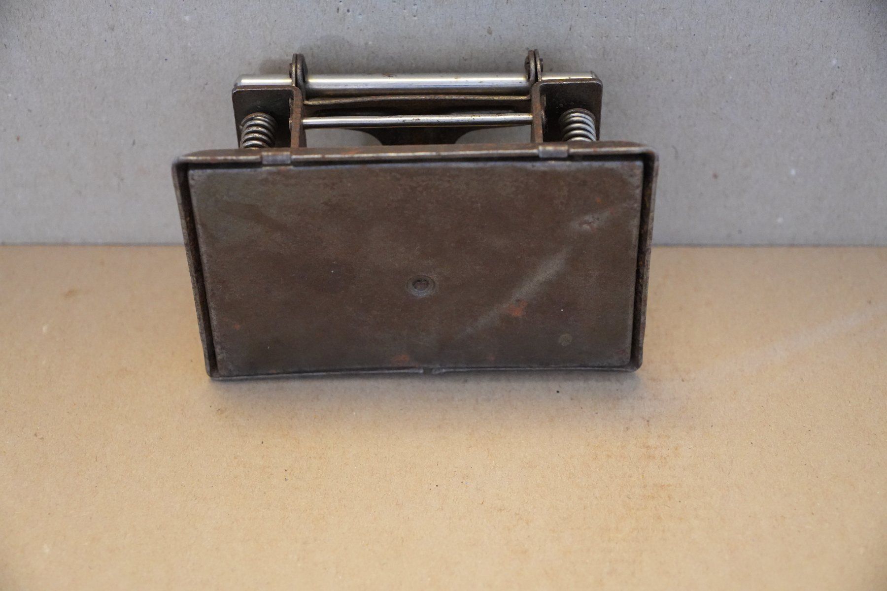 Tous les outils: Alter Metalllocher – D'occasion à Cham par Silvan3011 4