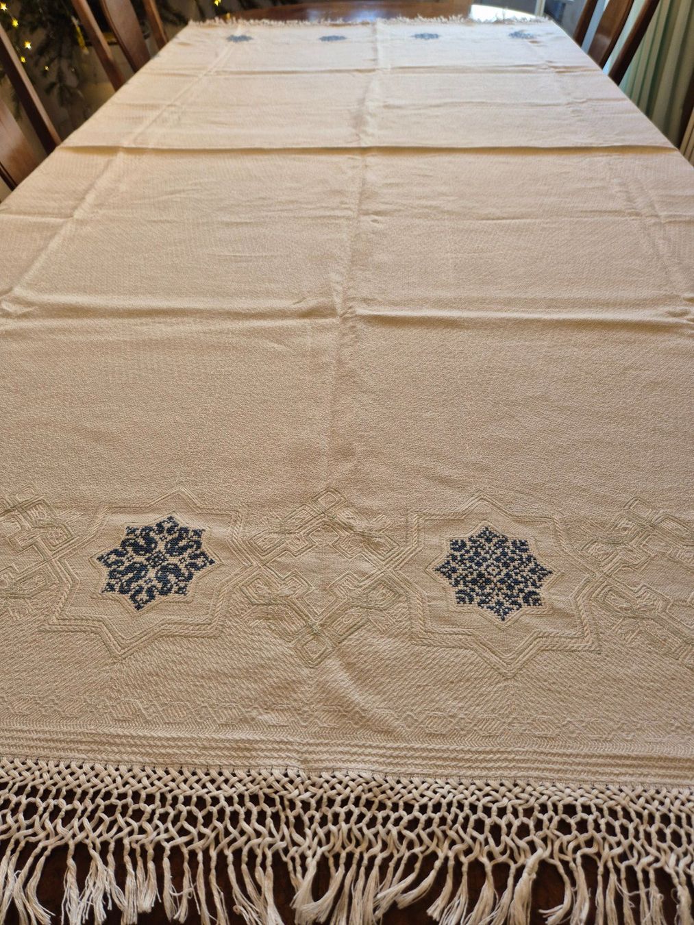 Altra biancheria da tavola: Handbestickte Tischdecke mit Fransen, Vintage – Usato da Bern venduto da aronari 4