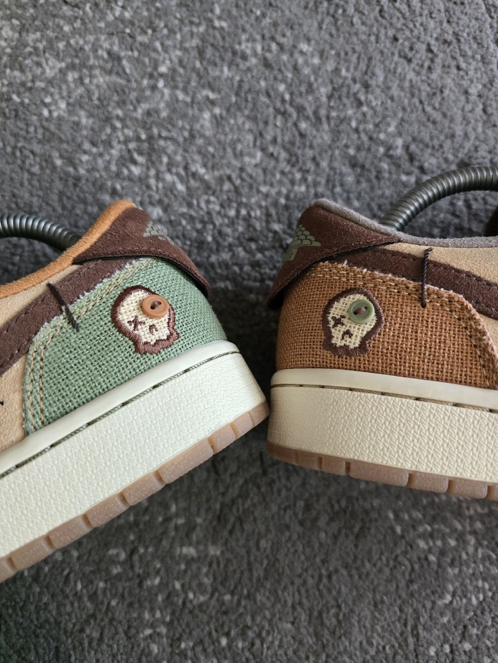 Scarpe da uomo: Jordan 1 Low Voodoo – Nuovo (secondo la descrizione) da Bôle venduto da A_Kickstory 7