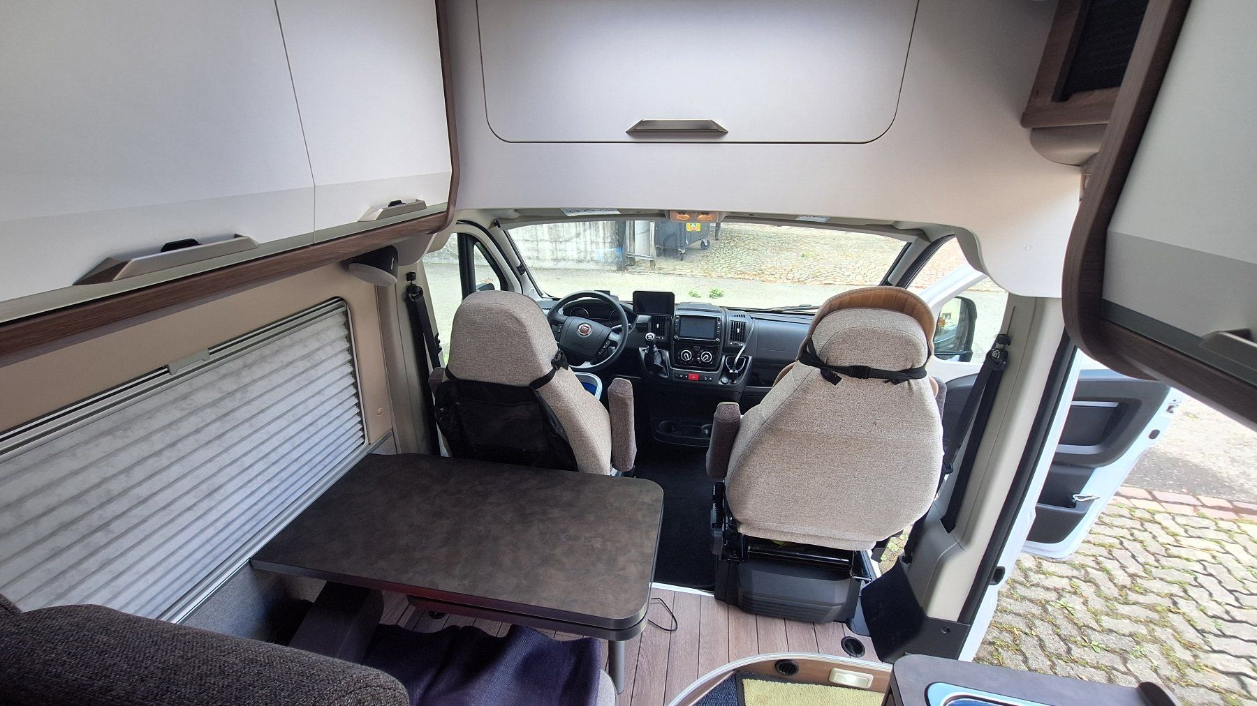 Knaus Veicoli da campeggio: Knaus BOXLIFE 630 Camper frisch ab grossem Service und MFK – Usato da Windisch venduto da Gravit 2