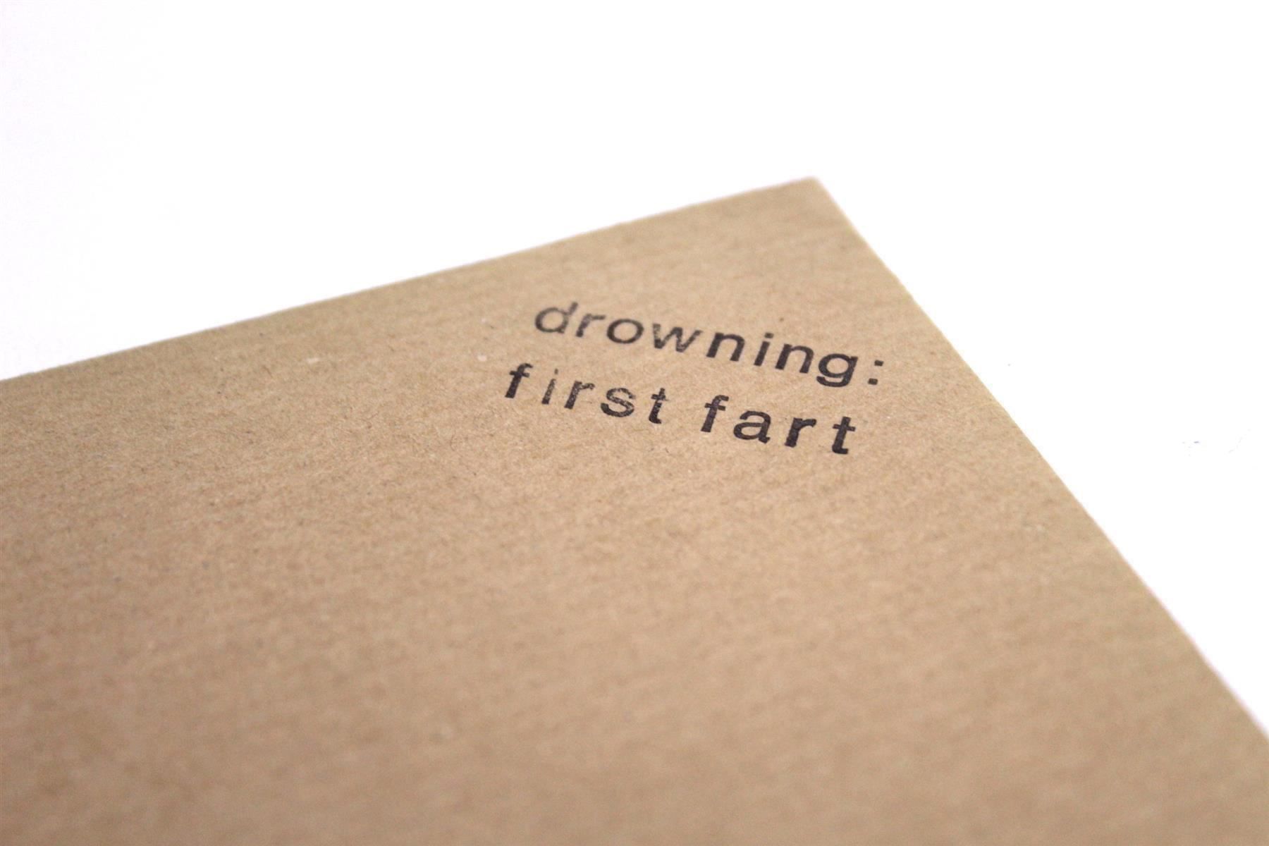 Kartons: DROWNING: First Fart – Gebraucht aus Bern von kultiges