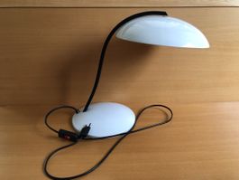 Schöne weiss schwarze Tischlampe
