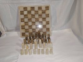 [Brocante] Jeu d'échecs en onyx sculpté à la main