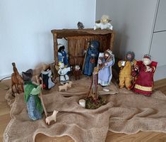 Schwarzenberger Figuren inklusive Krippe