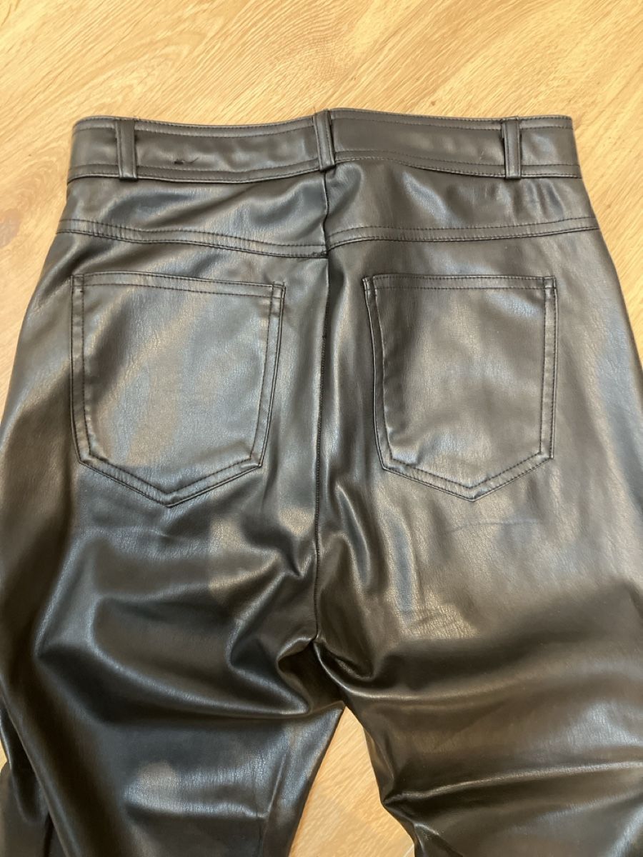 Zara Hosen: Kunstlederhose zara gr m – Gebraucht aus Weissbad von Praxedis_P51 5