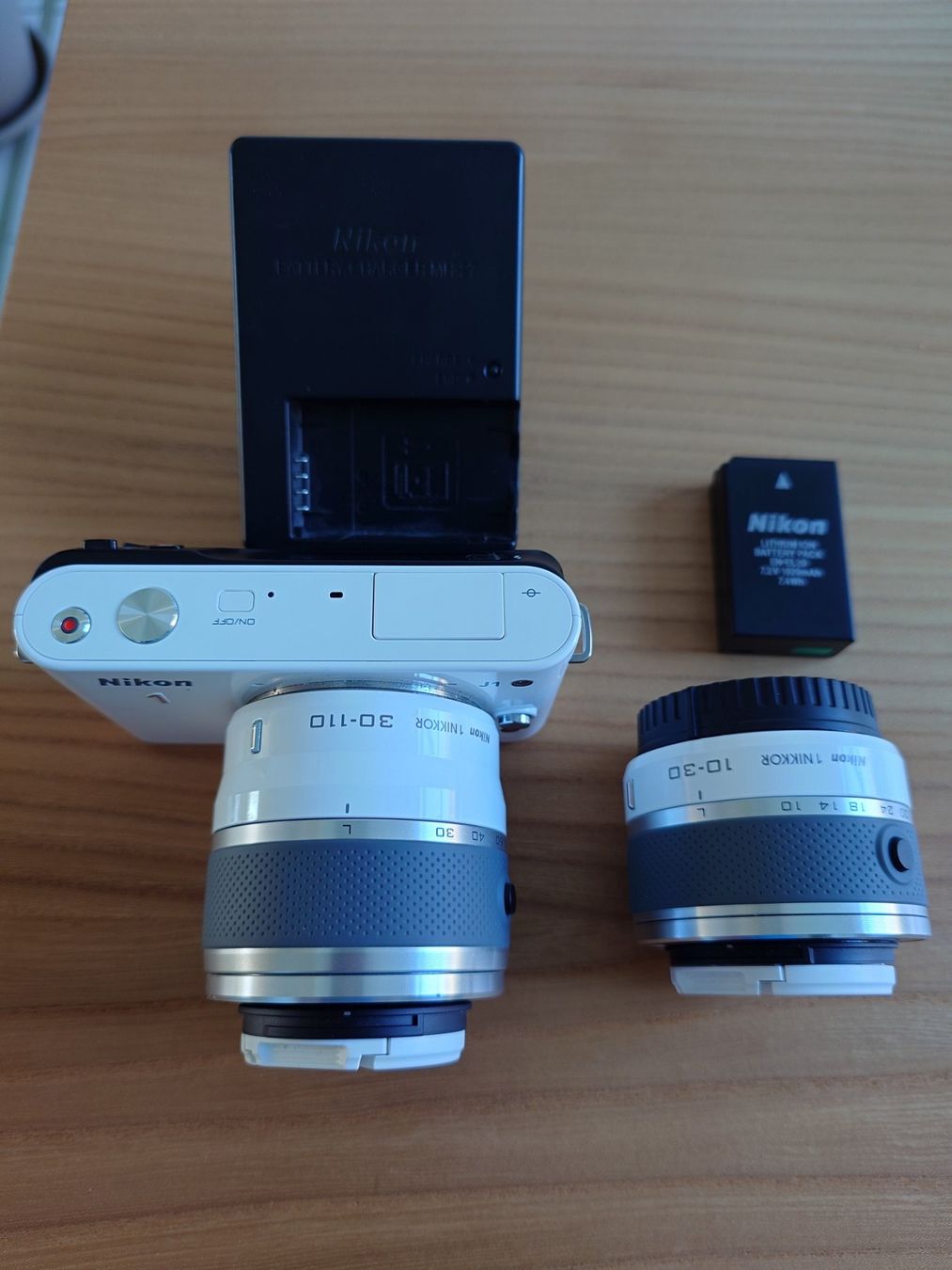 Nikon Appareil photo: Nikon 1 J1 Systemkamera mit 2 Objektiven – D'occasion à Zürich par Eeriness82 3