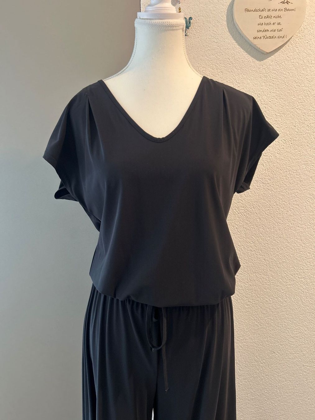 Raffaello Rossi Tute: Jumpsuit  schwarz von Raffaello Rossi – Usato da Brunnen venduto da Nala2929 3