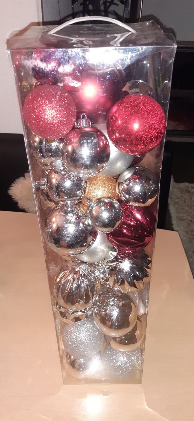 Tutte le decorazioni: Weihnachtskugeln – Usato da Richterswil venduto da ADIACE010