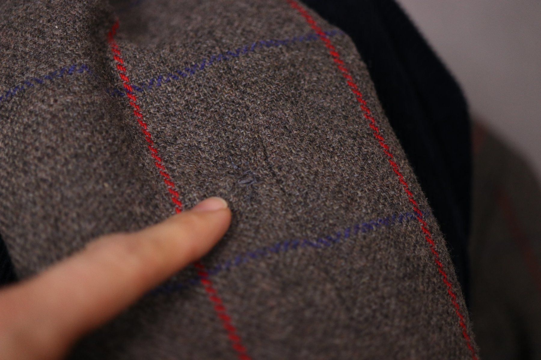 Vestes: ETRO Grey and red Tartan Blazer - Gr.S – D'occasion à Hombrechtikon par BAZ-Vintage 1