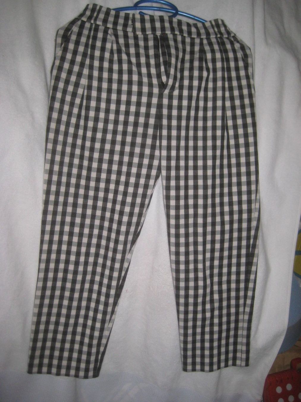 Pantaloni: DAMEN   HOSE – Usato da Uster venduto da flocke1