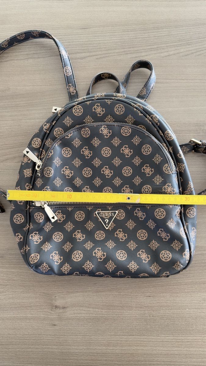 Guess Zaini: Sac à dos Guess – Usato da Fey venduto da trips.68 4