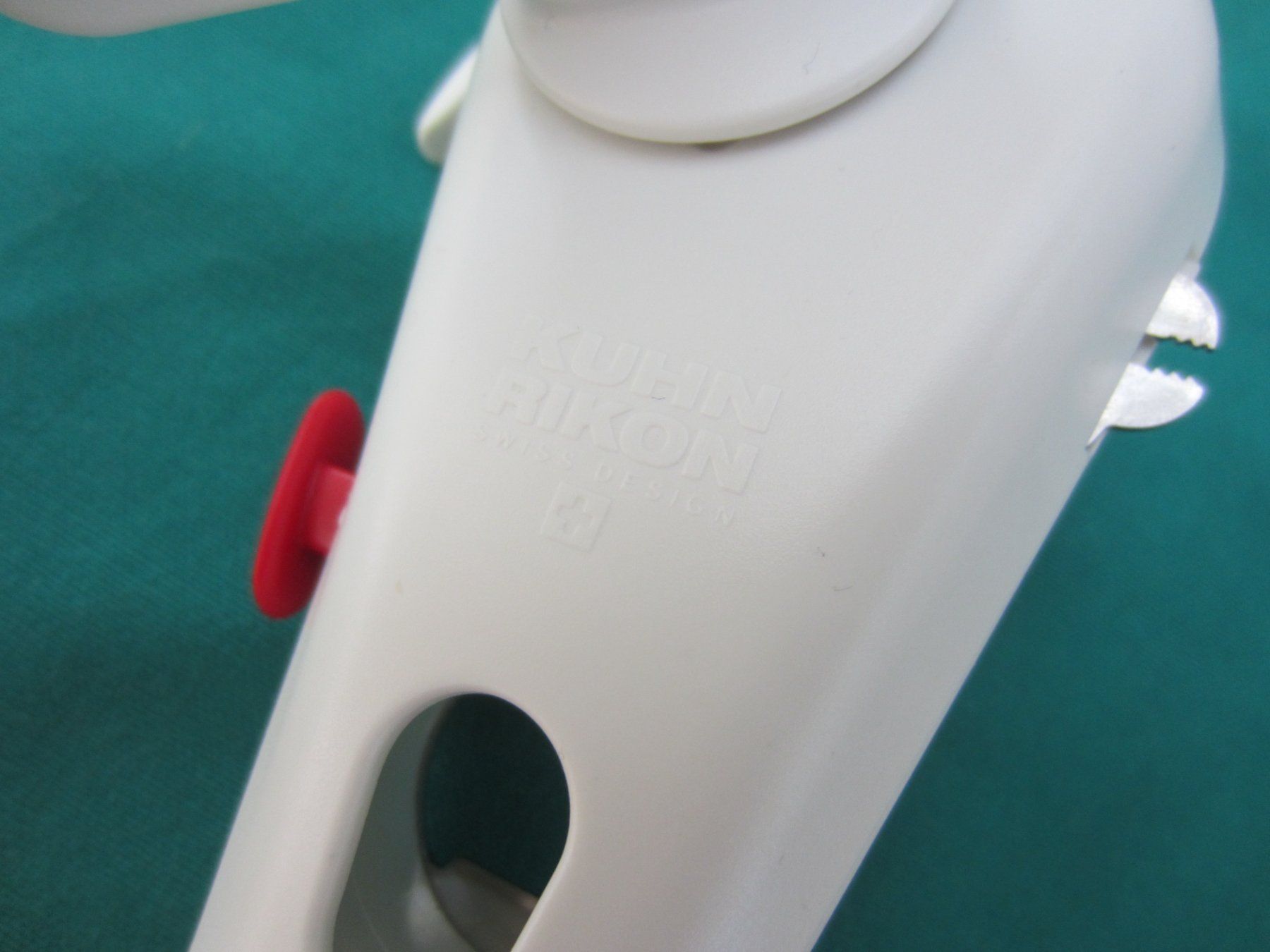 Kuhn Elettrodomestici da cucina: Kuhn Rikon Dosenöffner Multitool Flaschenöffner – Nuovo (secondo la descrizione) da Sursee venduto da Tschiger 2