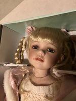 Porzellan Sammlerpuppe „Lissy“ – limitiert (096/500) – mit O